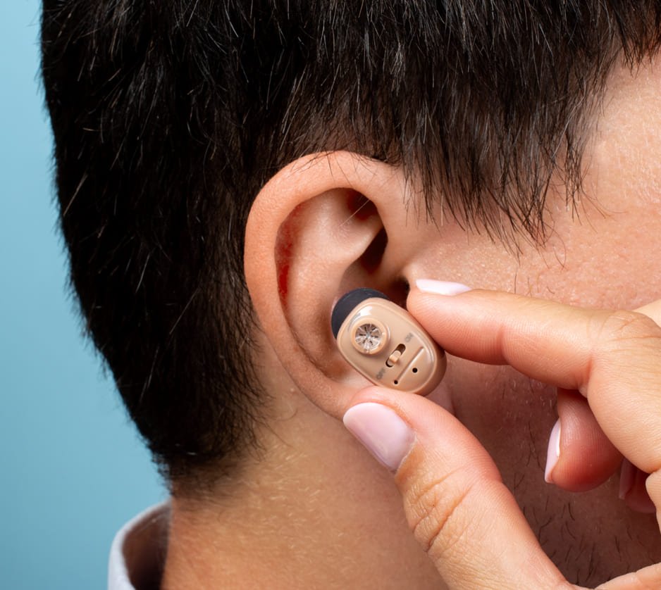 Hearing Plus audiologist providing hearing care at home